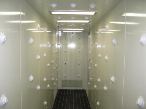 Lead dust decontamination: air shower.