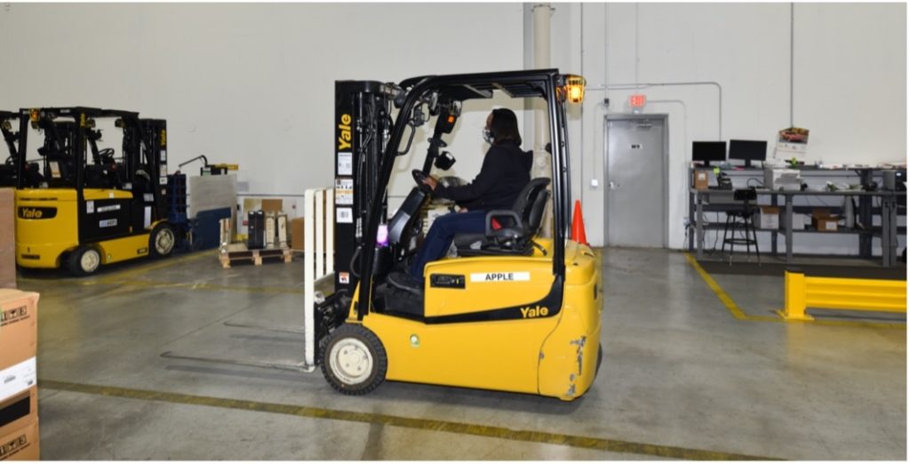 Briggs and Stratton-distribution center adopts-Li-ion technology